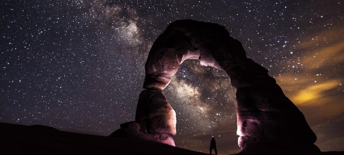 Packaging Universal Adhesive: all kind of application systems, boards, and speeds